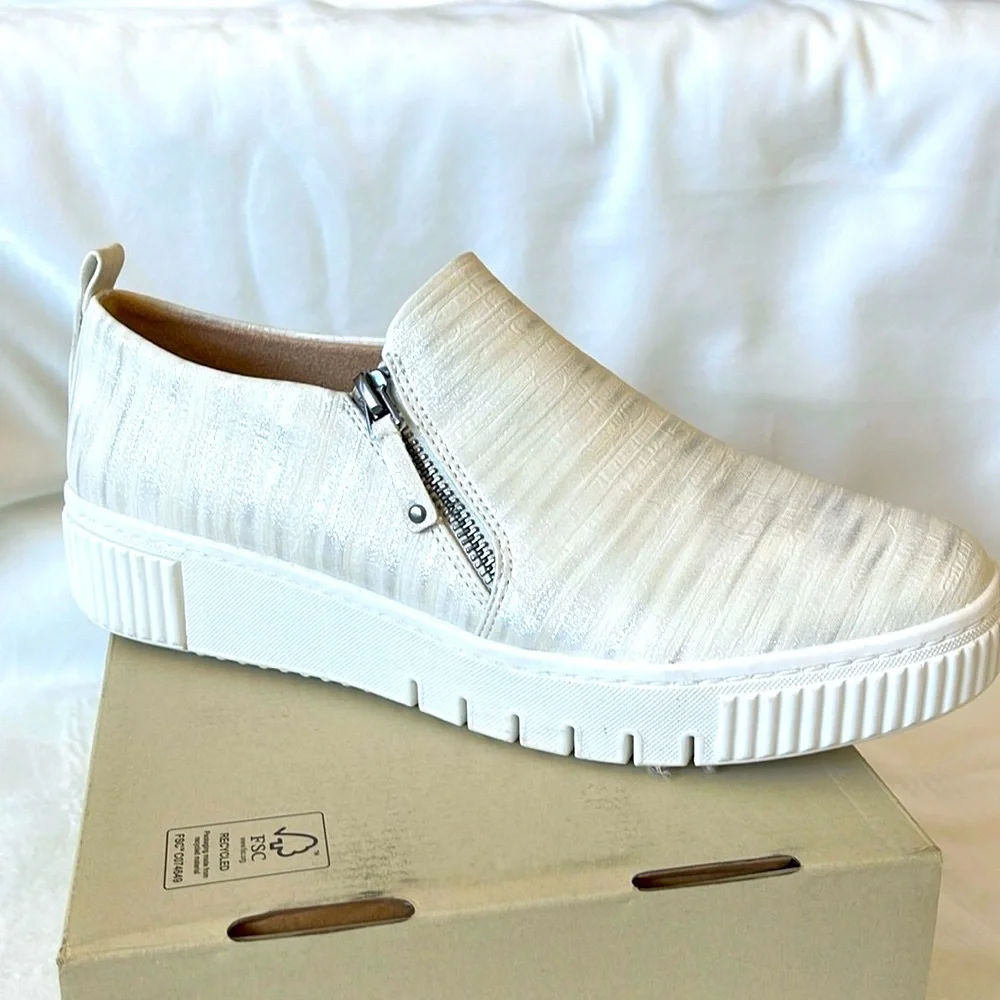 SOUL Naturalizer Slip-On White Metallic Sneakers Sz 10